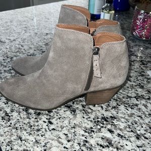 NWOT FRYE booties